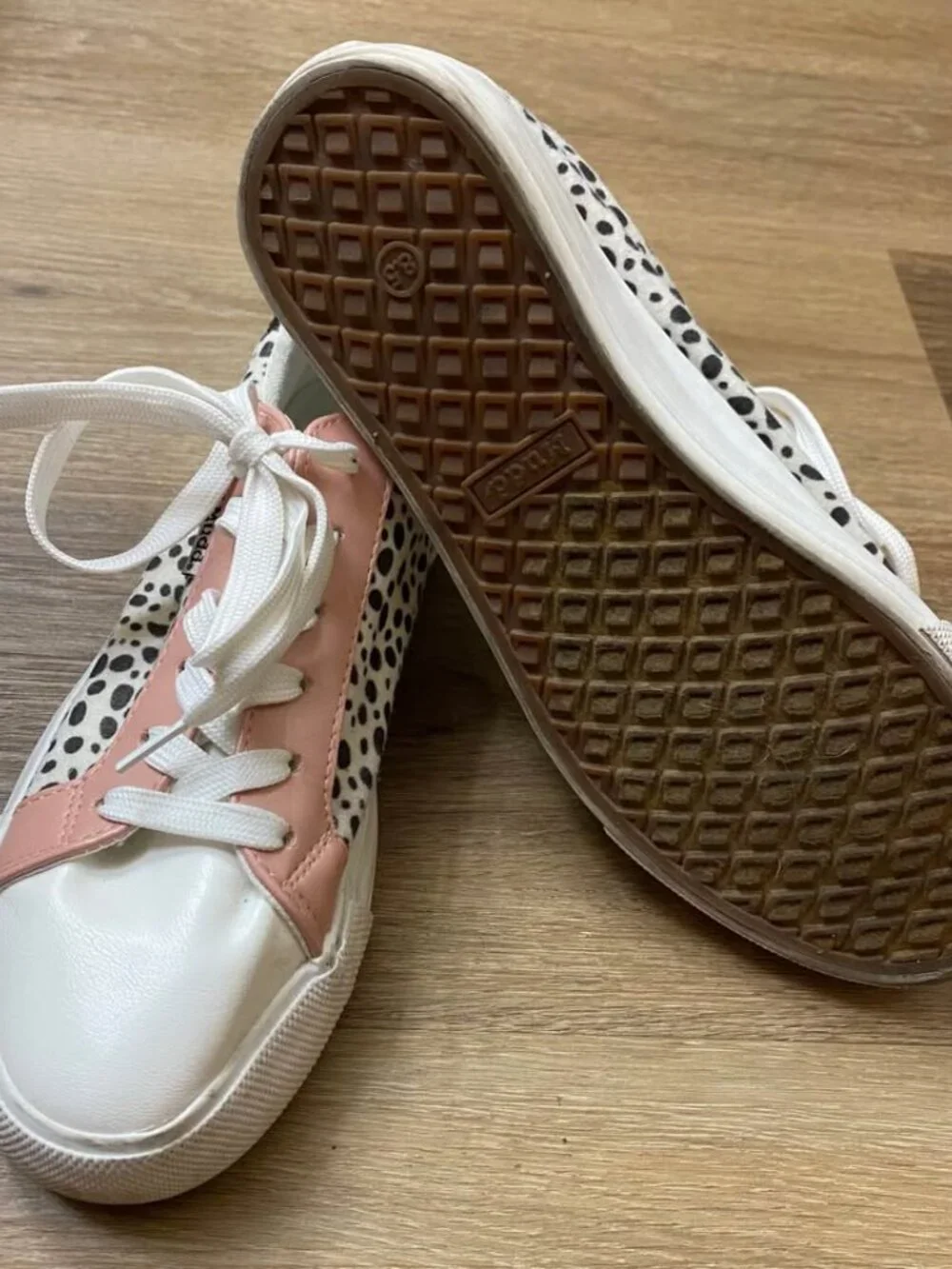 MUDD Women’s Platform Sneakers Size 8.5 White Pink Leopard Print Lace-Up Shoes